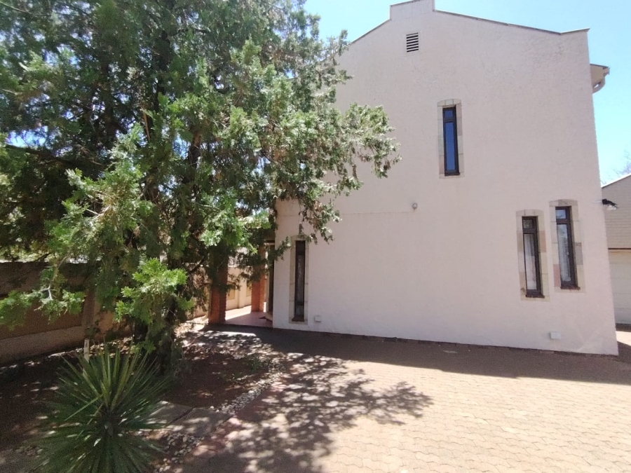 7 Bedroom Property for Sale in Fichardt Park Free State